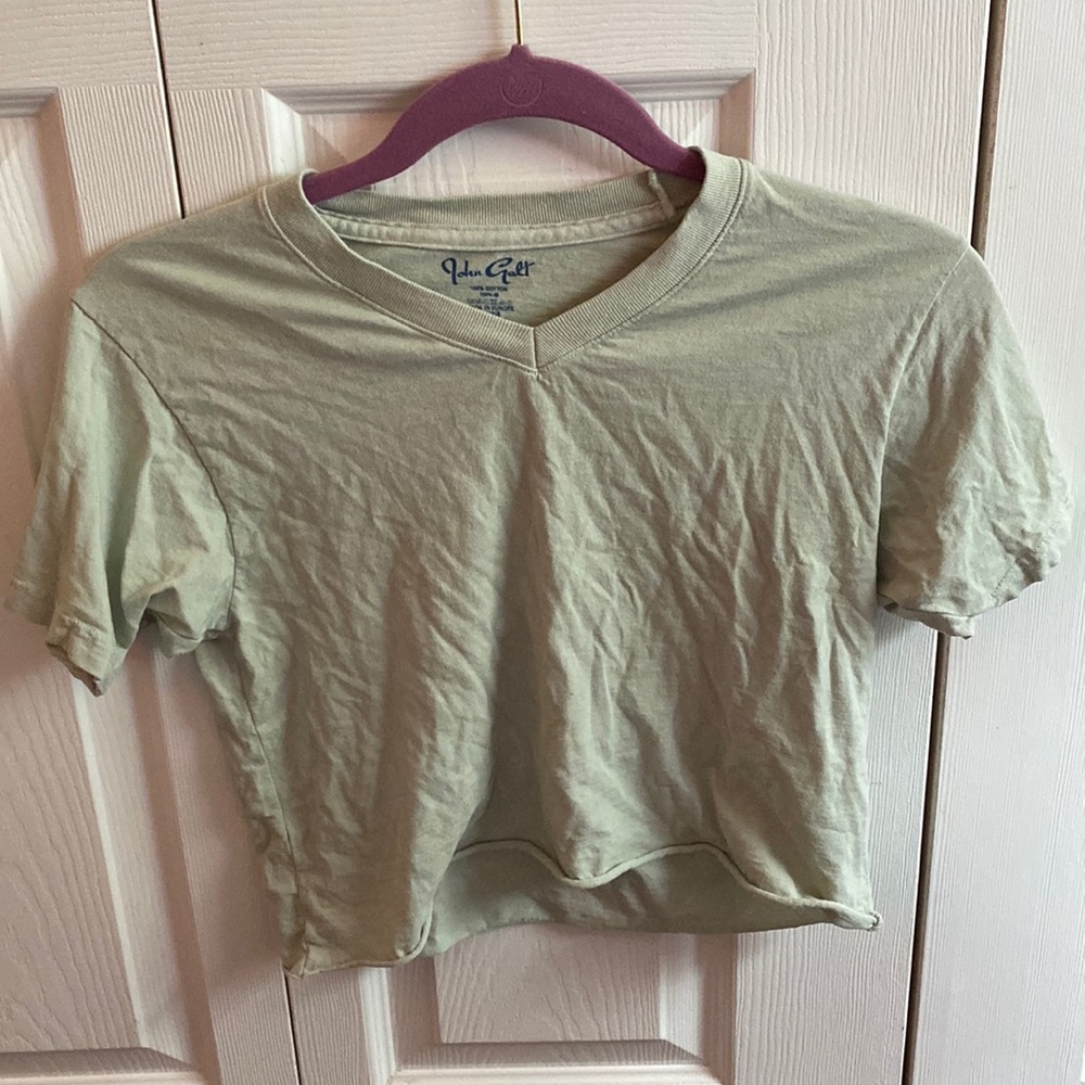 Cropped v neck t shirt